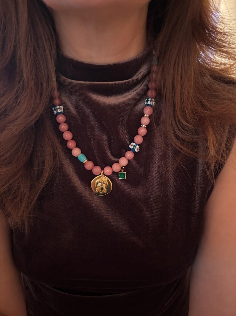 Frida Kahlo pärlhalsband, rosa jadepärlberlock, blommahänge, present till mamma bild 9