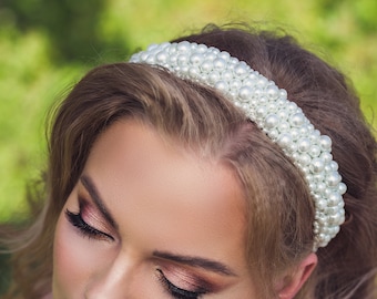 Pearl headband for wedding Wide jeweled headband White tiara for bridesmaids Spring Wedding hair accessory diadem Prom dolce pearls headband