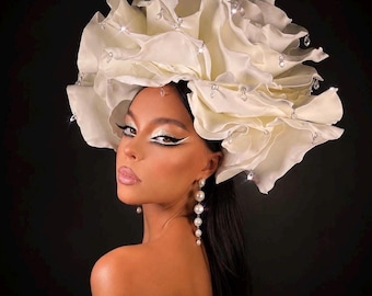 White Flower Headpiece, Ivory Floral Crown, Photoshoot Accessory