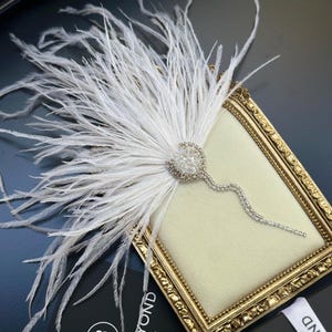 Luxury White Ostrich Feather Brooch with Crystals – Elegant Statement Accessory white brooch White Feather accessory