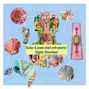 Può includere: Un collage digitale di un design a forma di chitarra realizzato con tessere di mosaico colorate, conchiglie e gioielli. Il design è circondato da conchiglie, un cavalluccio marino e una scatola di gioielli rosa e oro. Il testo "Guitar & jewel shell with pearls! Digital/Download" è scritto in verde su sfondo giallo.