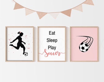 Stampe artistiche di calcio femminile: decorazioni per la stanza a tema sportivo (download digitale)