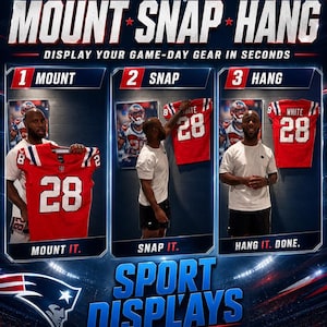 Pode incluir: Imagem promocional para Sport Displays, apresentando um guia passo a passo para pendurar uma camisa. A imagem mostra uma camisa vermelha e branca com o número 28. O texto diz "Mount, Snap, Hang" e "Exiba seu equipamento do dia do jogo em segundos."