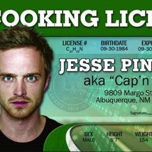 Licenza di Jesse Pinkman di Breaking Bad su carta d'identità plastificata da 3,4 pollici per 2,2 pollici. Un fantastico regalo divertente per ogni fan di Breaking Bad.