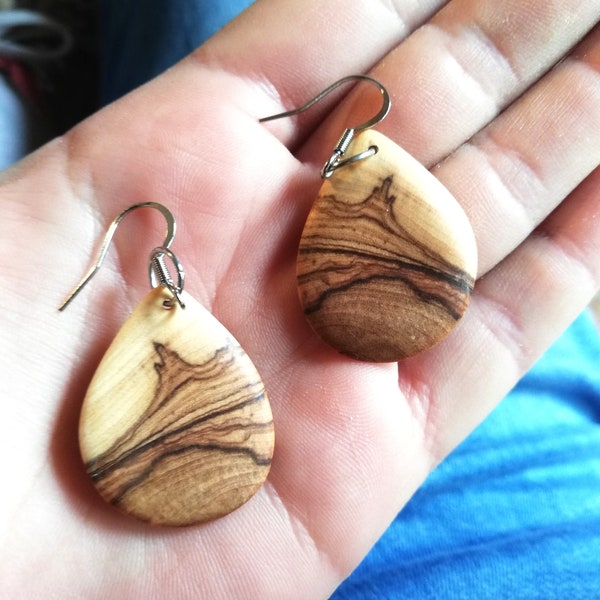 Boucles d'oreilles bois d'olivier ; bijoux bois ; naturel, fait main et artisanal