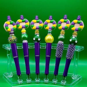 Penna a sfera con perline e torta del re del carnevale di Mardi Gras Bling