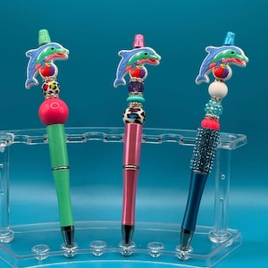 Stylo à bille nostalgique coloré avec perles et perles Dauphin