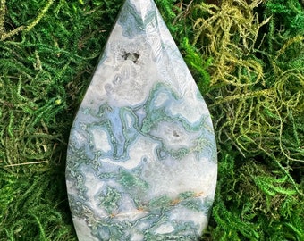 Moss Agate Flame: Light Druzy Gemstone
