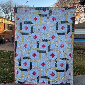 LoopDeeLoo Downloadable Quilt Pattern by Neverlandstitches