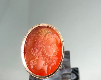 A Georgian Gold and Carnelian Intaglio Fob Seal