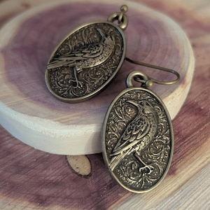 Bronze MYSIC RAVEN EARRINGS: Gothic, boho, nature, crow, raven, bird, antique bronze plated, zamak alloy, nickel & lead free. Vintage style