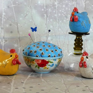Ceramic Flower Pattern Bowl Pincushion with Blue Bee Fabric, 2-1/2&quot; High, Great Gift for Quilters and Sewers