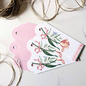 Étiquettes cadeaux recyclées fabriquées à partir de vieilles cartes de vœux