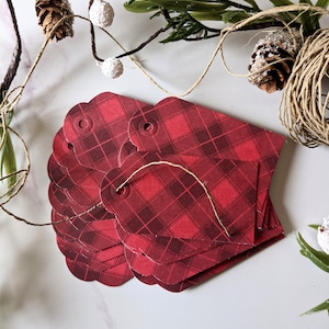 Étiquettes-cadeaux à carreaux rouges fabriquées à partir de papier recyclé lot de 18 étiquettes