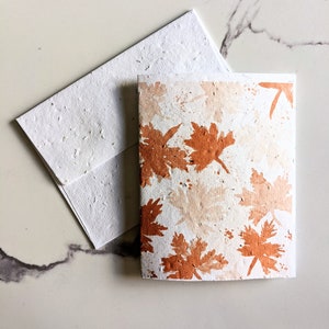 Feuilles d'automne sur papier pour graines ou papier blanc aquarelle, carte d'halloween, carte d'automne