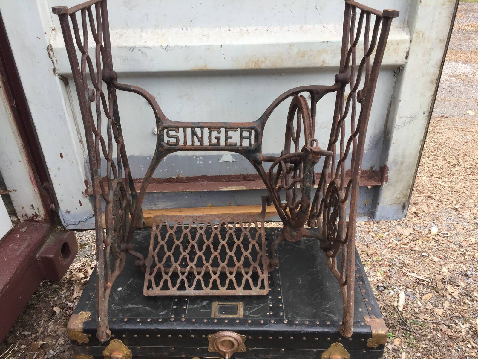 Antique Singer Sewing Machine Treadle Table Cast Iron Stand Legs Base  #174584