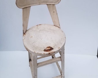 INDUSTRIAL VINTAGE metal rustiC chippY  Childs Chair White stooL