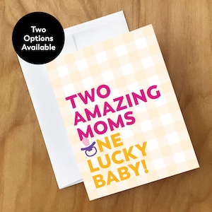 Adoção Lésbica / Duas Mães Lésbicas Adotando um Bebê Cartão de Saudação (MOMS1CRD)