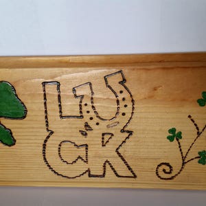 Hand made Shamrock clover luck wood burnt sign painted green clovers flowers St. Patrick&#39;s Day Irish glitter green free shipping horseshoe