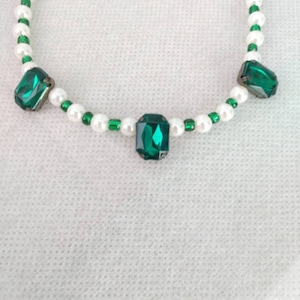 Emerald cut green rhinestone white glass pearl green seed bead necklace free shipping gift for her wedding Christmas parties dress casual