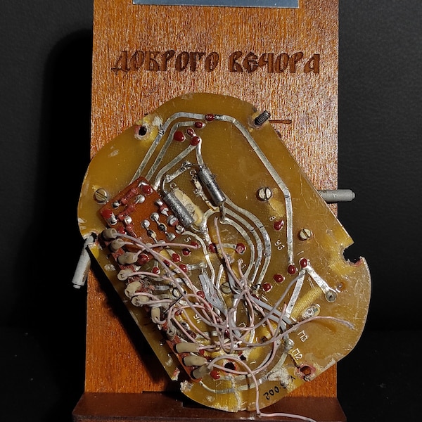 Pieza de decoración de soporte de madera Avión de Ucrania, Pieza de piel Avión ruso Sukhoi SU 25, Decoración militar ucraniana, Diseño de piezas únicas