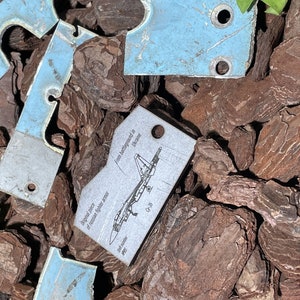 Żeton Suchoj, Oryginalna skórka samolotu SU 35, Brelok ze stali pancernej z recyklingu, Brelok do kluczy brutalny męski, Brelok do kluczy
