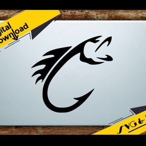 Puede incluir: Silueta en blanco y negro de un anzuelo de pesca con un diseño de pez estilizado. El anzuelo es curvo y tiene una punta afilada. El pez tiene una boca grande y aletas. La imagen está sobre un fondo plateado. SVG & PNG.