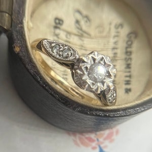 Mid Century 9ct Yellow and White Gold Diamond Solitaire Ring with Leaf Shoulders (Size I 1/2)