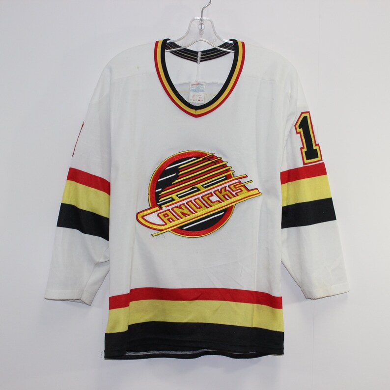 canucks jersey sizing