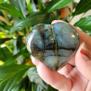 Labradorite Heart Palm Stone With Gold and Blue Flash, Crystal Palmstone, Polished Labradorite Crystal, Labradorite Heart Carving LH3