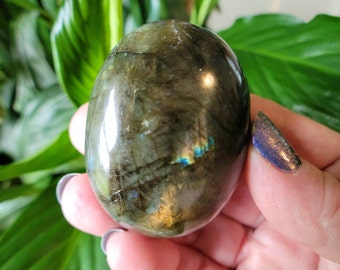 Labradorite Palm Stone With Gold and Blue Flash, Crystal Palm Stone, Polished Labradorite Crystal LP2