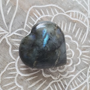 Labradorite Heart Palm Stone With Gold and Blue Flash, Crystal Palmstone, Polished Labradorite Crystal, Labradorite Heart Carving LH8