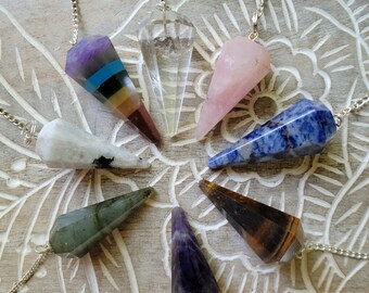 Crystal Pendulum, Dowsing Pendulum on Chain, Tiger Eye, Labradorite, Rose Quartz, Clear Quartz, Dream Amethyst, Sodalite, Moonstone, Chakra