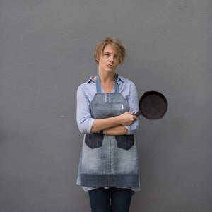 Delantal vaquero gris claro, Denim reciclado, Delantal Jean, Delantal Chef, Denim reciclado, Remade by YoursAgain