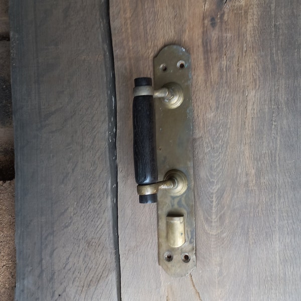 poignée de porte vintage avec support en chêne des tourbières noir - quincaillerie de porte coulissante - poignée de porte de grange - poignée de porte en métal - poignée de porte d'entrée massive