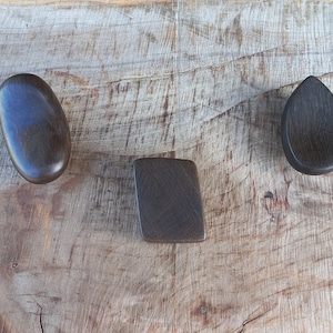 Worry Stone Bog Oak : Paume de massage anti-stress sculptée à la main