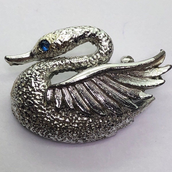 Beautiful Kitschy Swan Brooch, Costume Jewelry