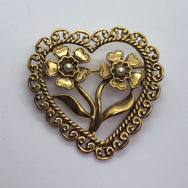 Beautiful Faux Pearl Flower Heart Brooch, Costume Jewelry