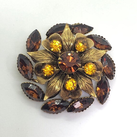 Sweetheart Gift Vintage Flower Brooch Pin with Buttons and Lace