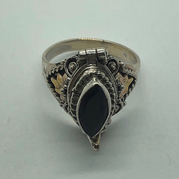 Poison Ring, Silver Garnet Poison Ring, Ring Size… - image 1