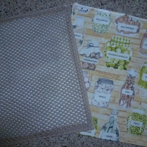 Ouvre-pot anti-dérapant- thème 'Conserves'- acc.cuisine- pour ouvrir les pots collés sans forcer- cadeau toute occasion- pratique - pour soi