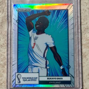 2022 Panini Prizm World Cup Bukayo Saka #7 England Manga Case Hit SSP Silber Prizm Refraktor - High Demand Card