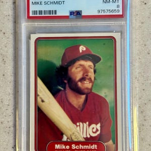 1982 Fleer Mike Schmidt Philadelphia Phillies PSA 8