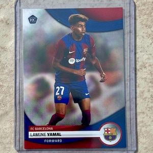 Tenue de l'équipe Topps 2023-24 du FC Barcelona Lamine Yamal #23 Rookie RC Barcelona