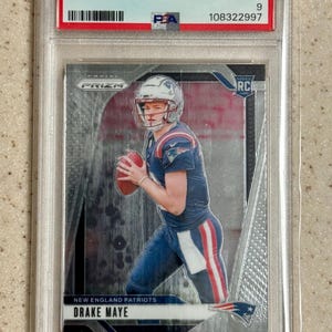 Panini Prizm 2024 - Drake Maye - Rookie RC #329 - PSA 9 Mint New England Patriots