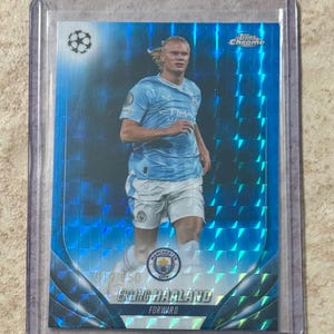 2023-24 Topps Chrome UEFA Erling Haaland #39 Blue Geometric Refractor #d/150