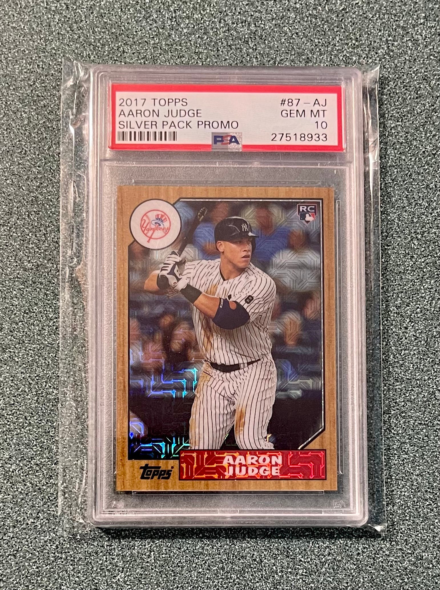 Aaron Judge 2017 Topps Definitive Red Autograph MLB Logo Rookie Card 1/1  BGS 9