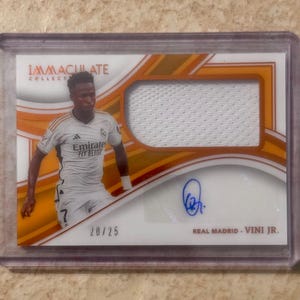 2023-24 Panini Immaccolate Vini JR Vinicius Patch Auto #d/25 Real Madrid