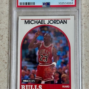 1989-90 Hoops #200 Michael Jordan HOF Bulls PSA 8