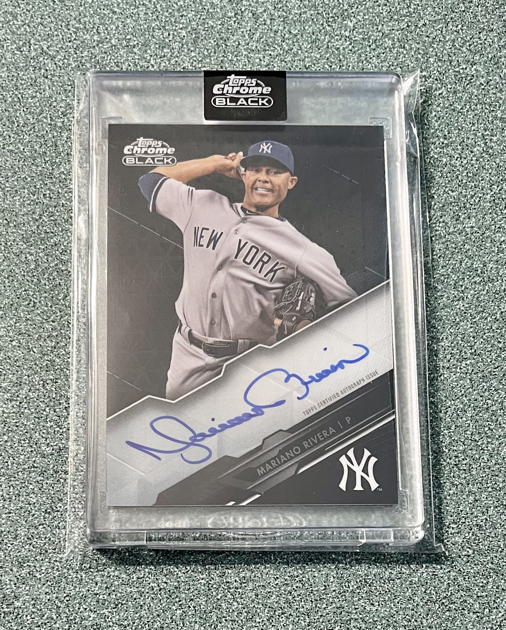 2020 Topps Chrome Black MARIANO RIVERA on Card Auto - New